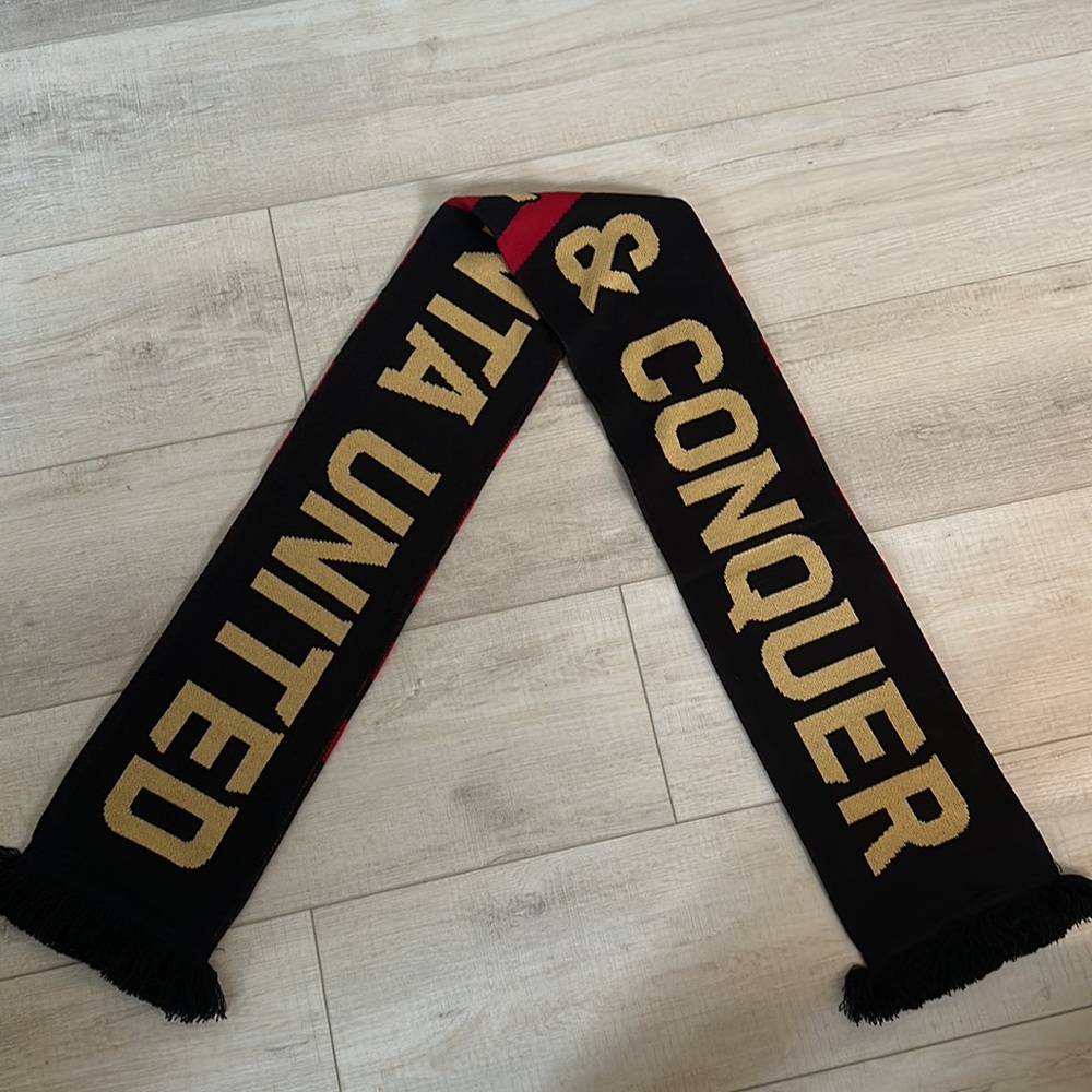 Atlanta United MLS Scarf NWOT - Picture 4 of 4